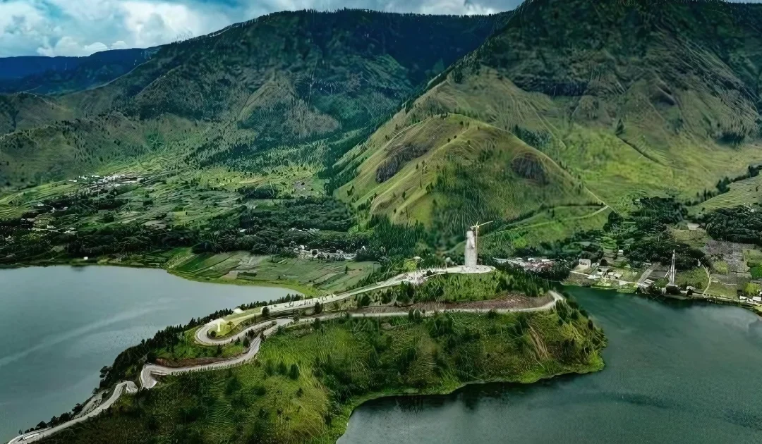 Sibeabea Hill: Epic Views, Curvy Roads & a Giant Statue with a Spiritual Vibe