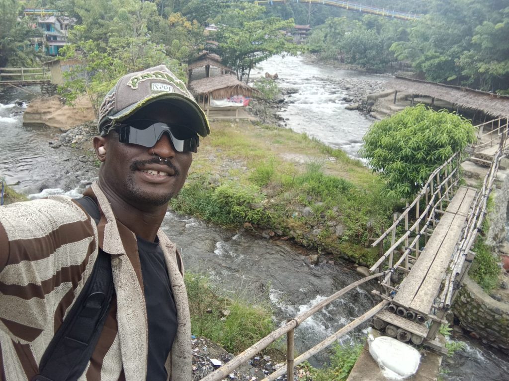 From Kualanamu Airport to Bukit Lawang: my real experience staying at Dazhong Backpacker’s Hostel (Medan), how to book ethical orangutan treks, travel tips, times, and neighborhood foodie finds.
Hashtags for socials: #DazhongBackpackers #Medan #BukitLawang #OrangutanTrek #GunungLeuser #BackpackerGuide #MedanFood #TravelIndonesia #Blakfly